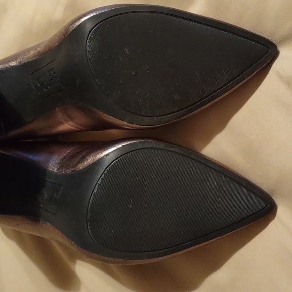 JONES New York "Cali" Champagne Gold Leather Pumps Size 8 1/2 - Picture 6 of 11